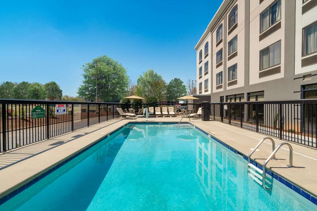 La Quinta Inn & Suites by Wyndham Raleigh Downtown North - photo 5