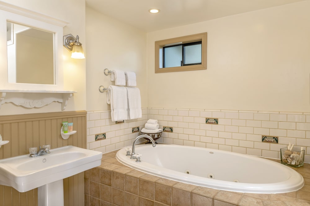 The Pierpont Inn - photo 24