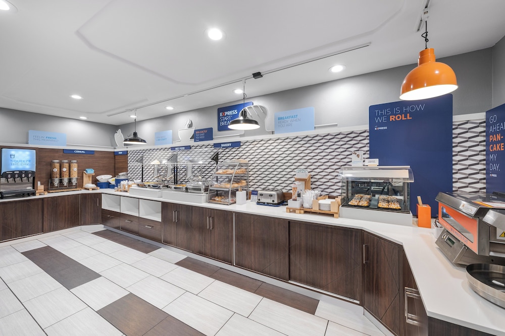 Holiday Inn Express Hotel & Suites San Dimas by IHG - photo 55