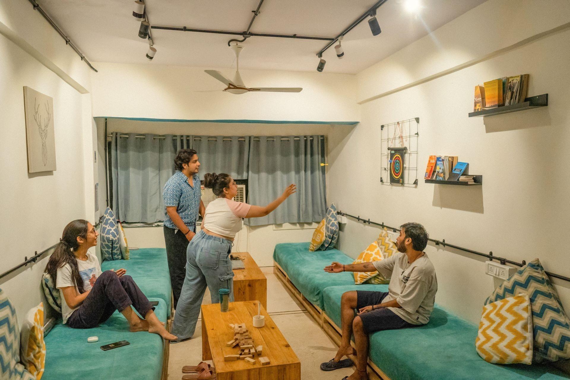 Locomo Hostel Express Stay Work Eat