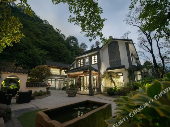 Time Qingcheng Hot spring Forest Country House Villa — 4-Star Luxury Hotel in Chengdu, People's Republic of China