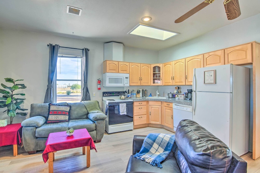 Rejuvenating Retreat w Ideal Eloy Location — 4-Star Luxury Hotel in Eloy, United States