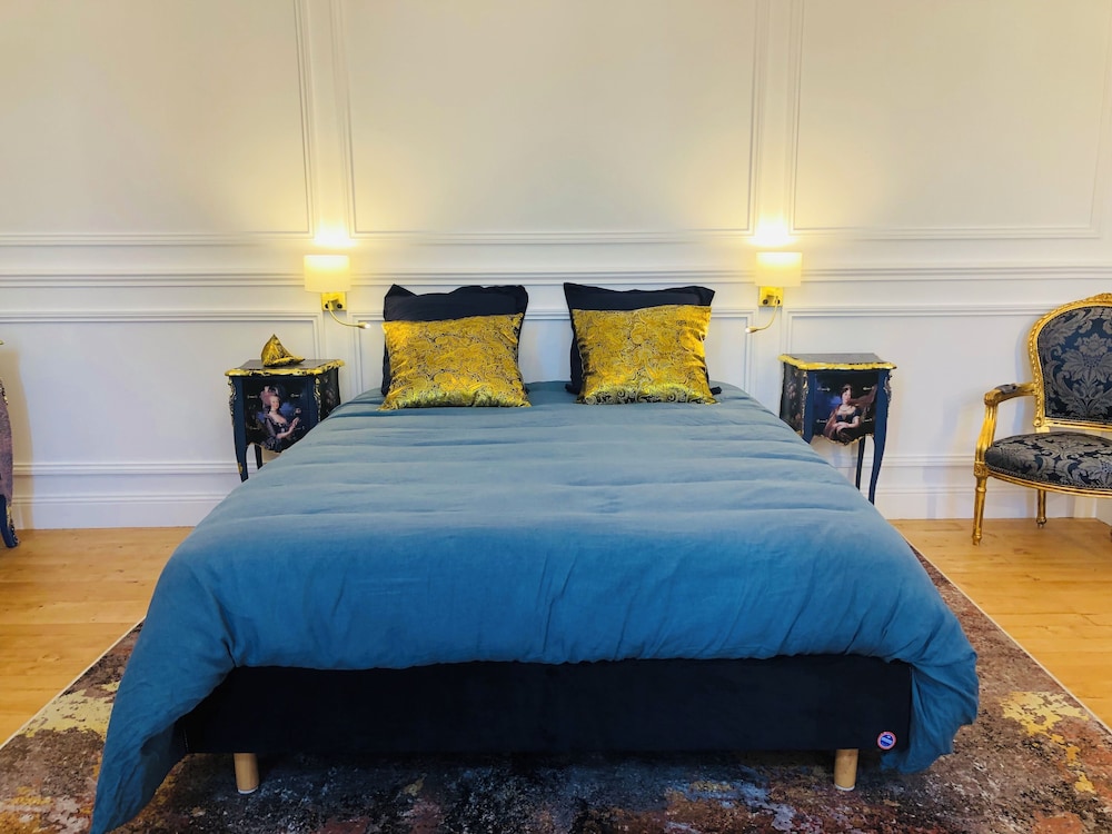 L'Hôtel Particulier du 12 — 4-Star Luxury Hotel in Niort, France
