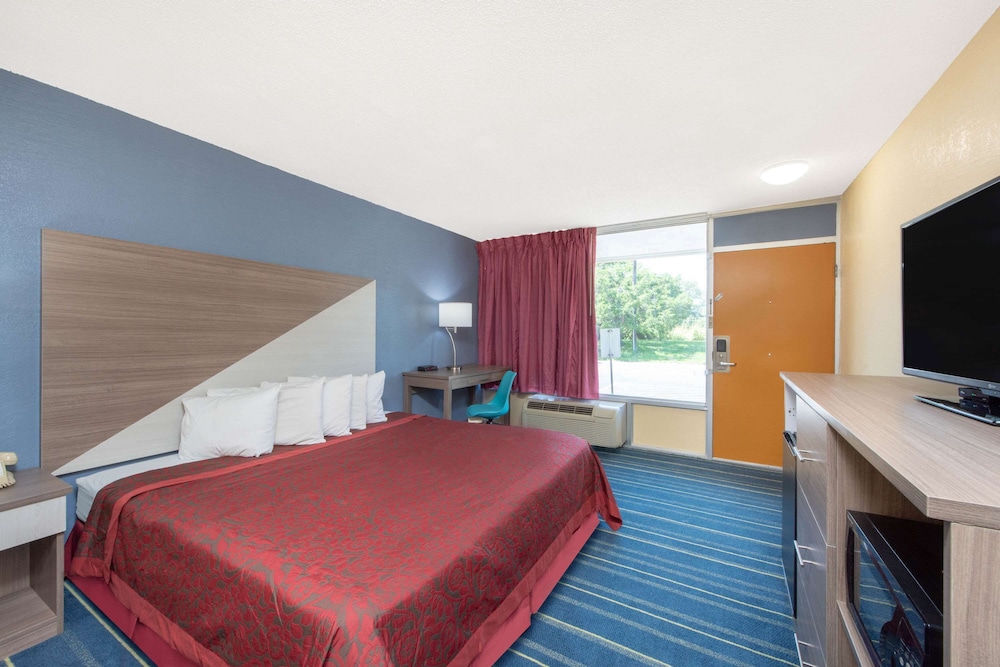 Days Inn by Wyndham Salem - photo 11