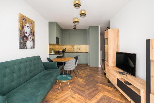 Sage Green Luxury Apartment by BookingHost — 4-Star Luxury Hotel in Warsaw, Poland