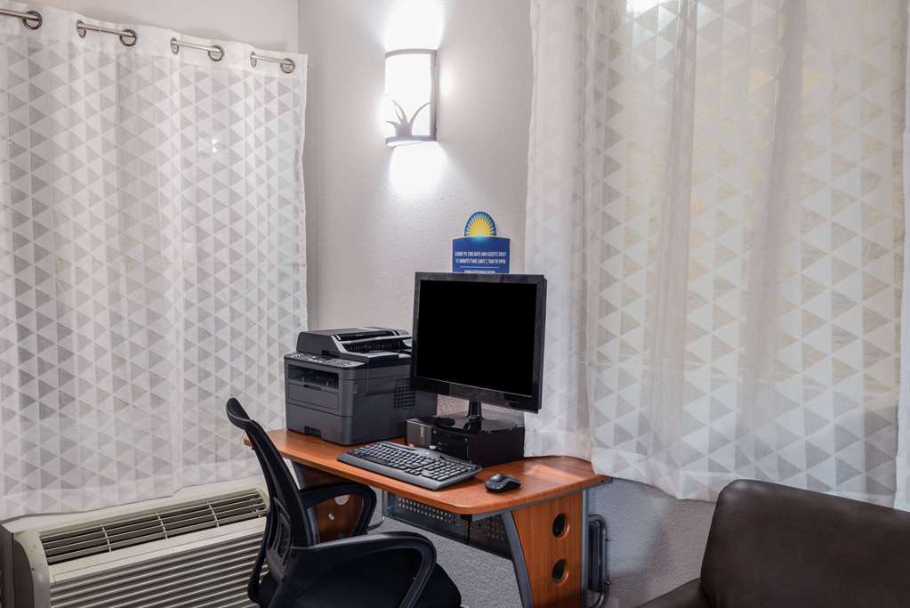 Days Inn by Wyndham Charlottesville University Area - photo 46
