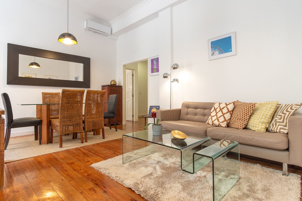 LV Premier Apartments Baixa CR — 4-Star Luxury Hotel in Lisbon, Portugal