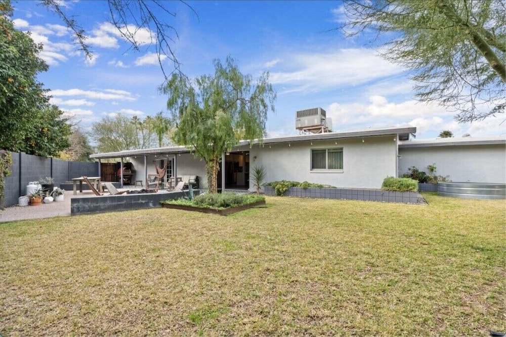 Mid Century Stunner By Homeslice Stays - photo 16