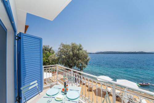 Greek Beach House Complex B3 — 4-Star Luxury Hotel in Periyiali, Greece