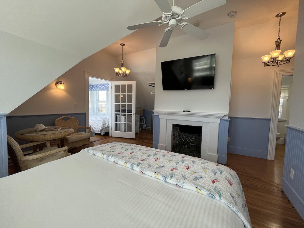 Beach Breeze Inn - photo 24