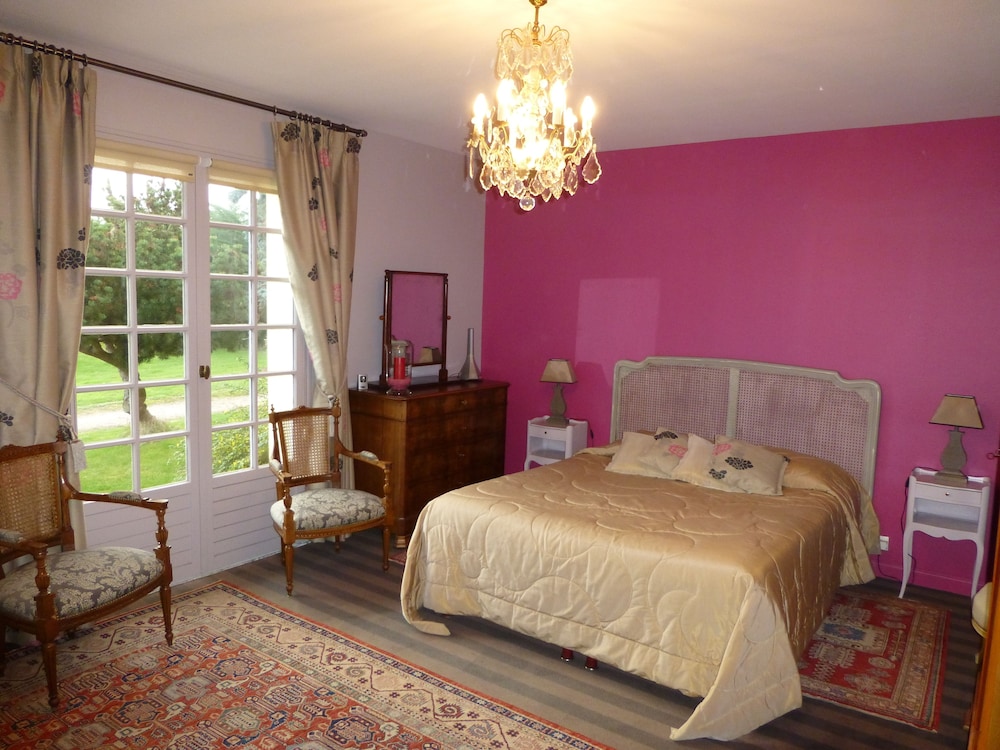 Chambre d'hôtes Le Clos du Pont Martin — 4-Star Luxury Hotel in Saint-Briac-Sur-Mer, France