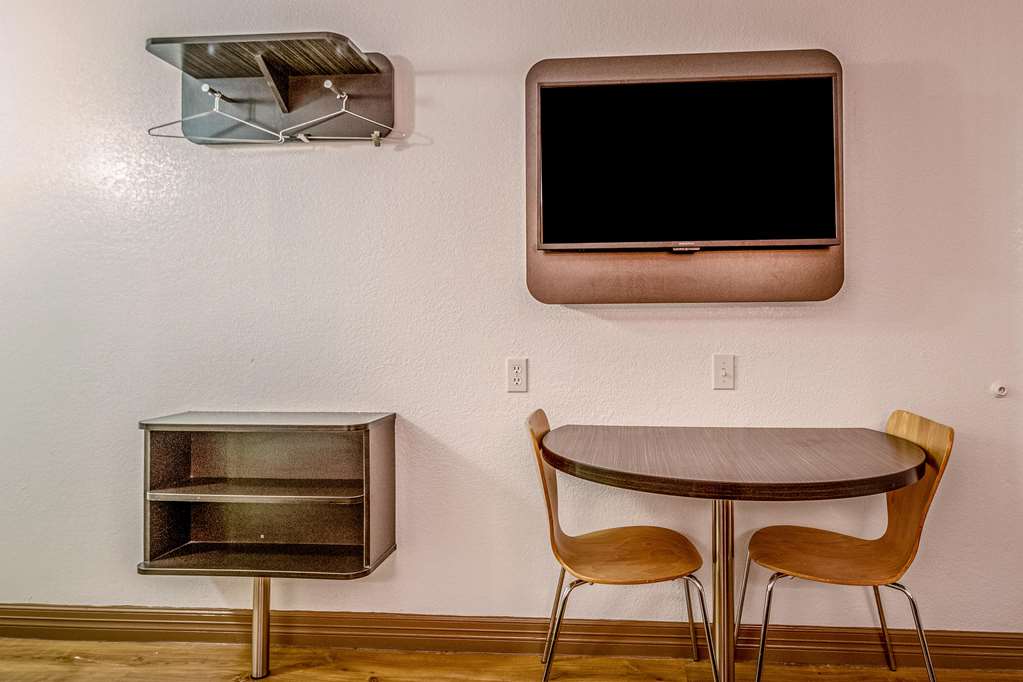 Motel 6 Conroe TX - photo 16