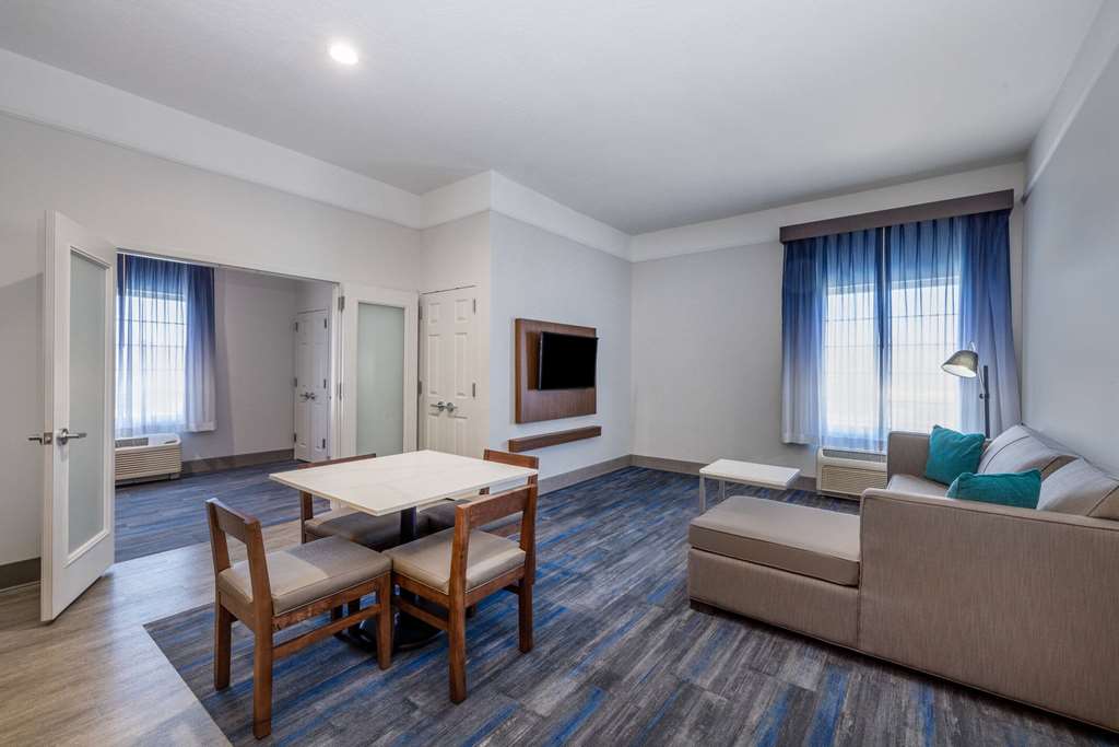 La Quinta Inn & Suites by Wyndham St. George - photo 32