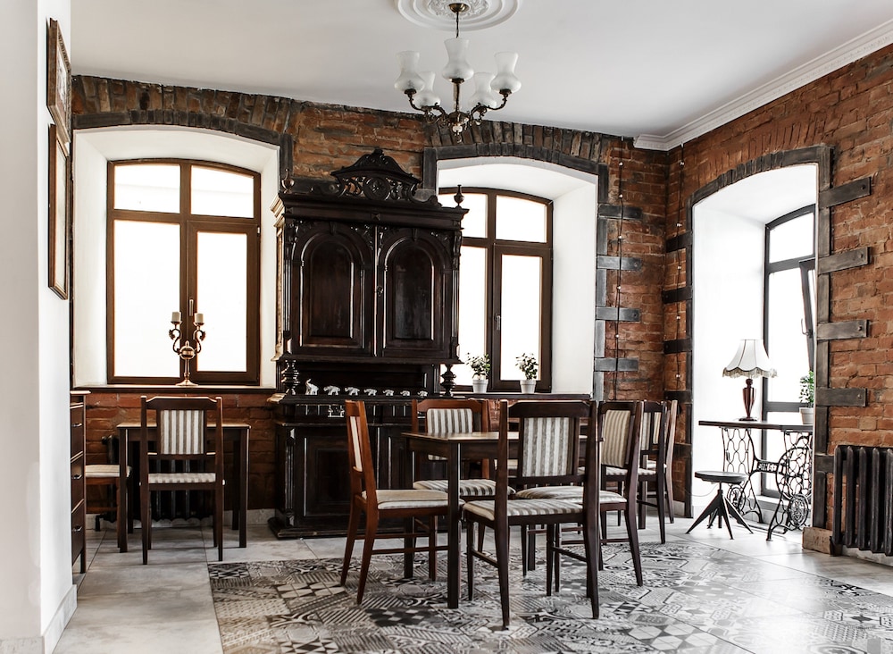 Brick Walls Hotel — carbon neutral stay, Omsk