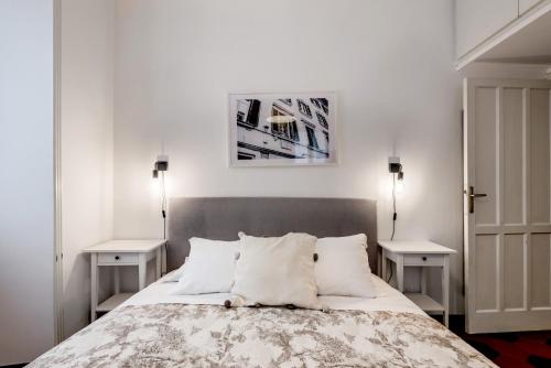 Piazza Testaccio Home apt E1 Luminoso con vista piazza Testaccio — 4-Star Luxury Hotel in Rome, Italy