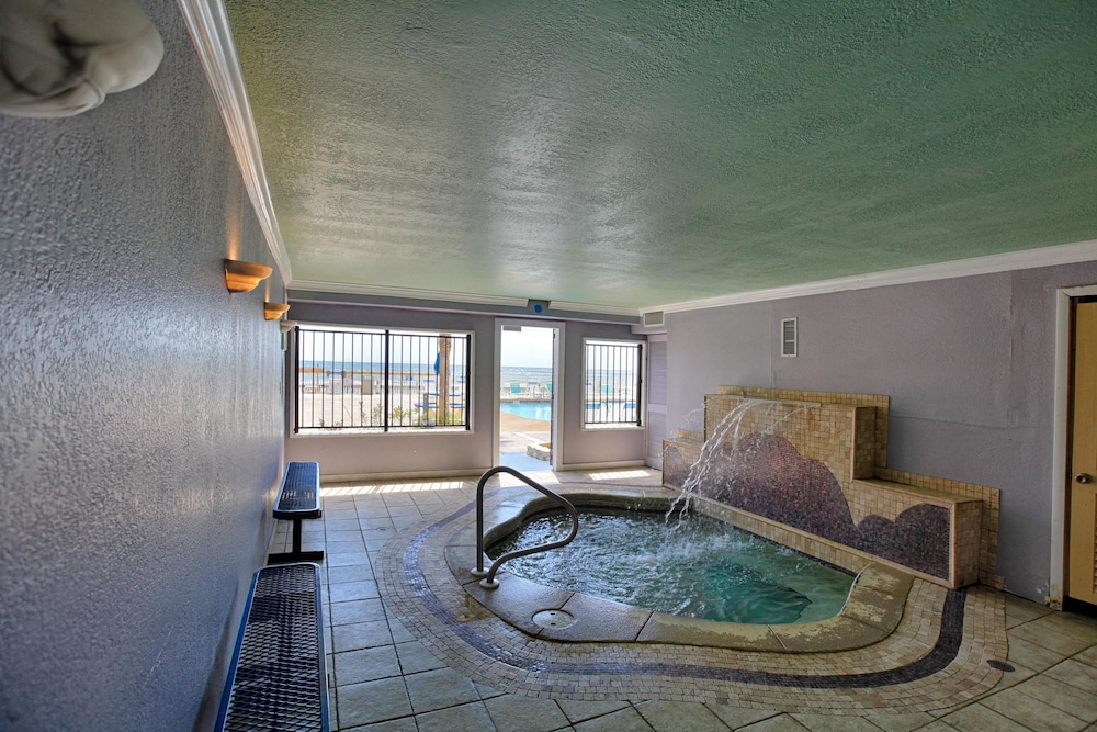 Regency Towers Beach Resort by Panhandle Getaways - photo 19