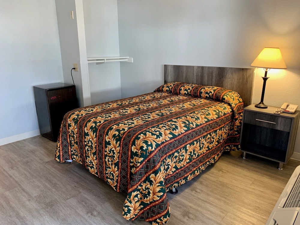 E Z 8 Motel Old Town - featured photo