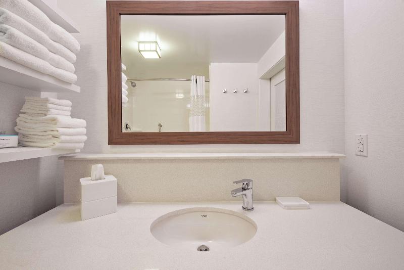 Hampton Inn & Suites North Huntingdon Irwin - photo 185