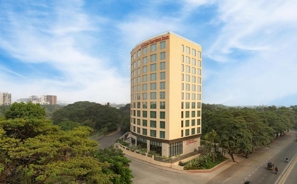 Hilton Garden Inn Mumbai International Airport — 4-Star Luxury Hotel in Mumbai, India