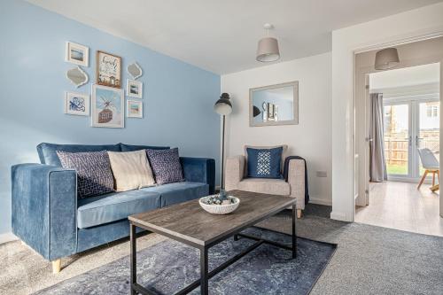 Our latest stunning property by Our Home Short Stays free parking super fast WiFi large back garden and crisp hotel white linen — 4-Star Luxury Hotel in Bedford, United Kingdom