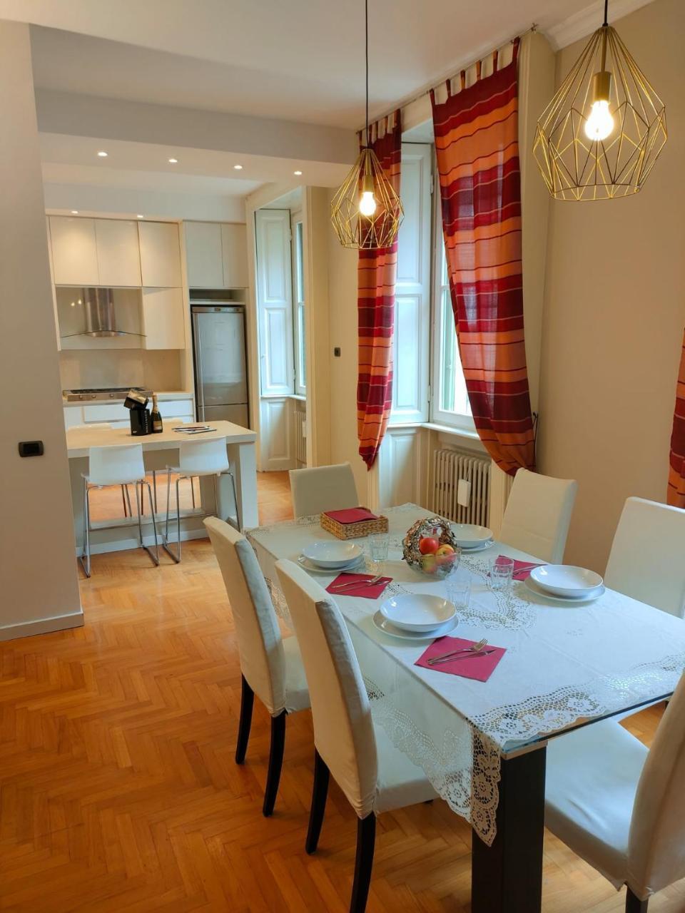 Esclusive & Elegant Loft Duomo 10 Minutes — 4-Star Luxury Hotel in Milan, Italy