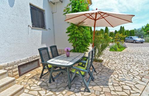 Apartment in Valbandon Istrien 27864 — 4-Star Luxury Hotel in Valbandon, Croatia