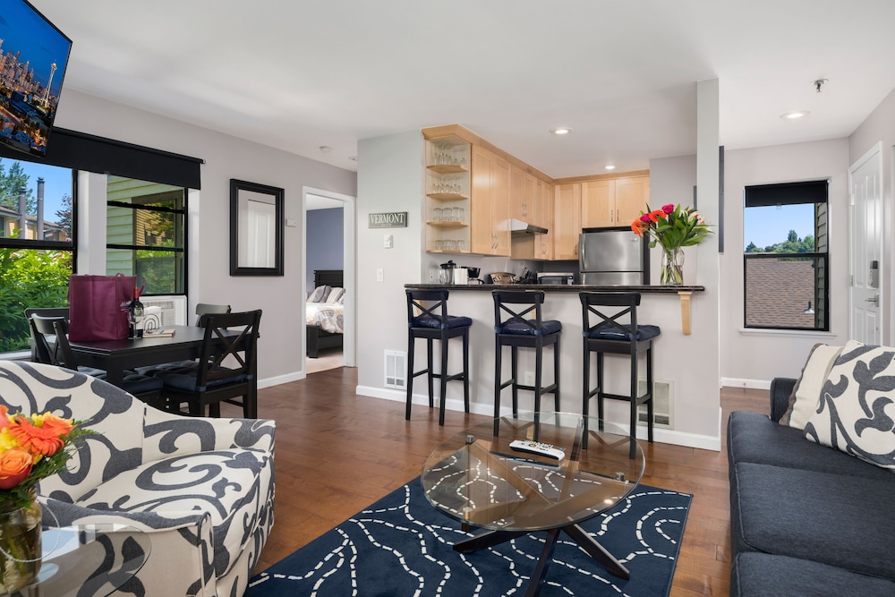 Seattle Vacation Home: Thomas Lodge Vermont — 4-Star Luxury Hotel in Seattle, United States