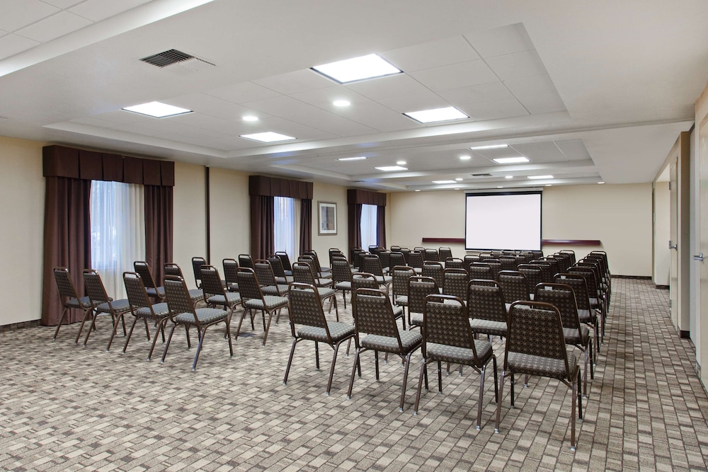 Hampton Inn & Suites Oakland Airport Alameda - photo 27