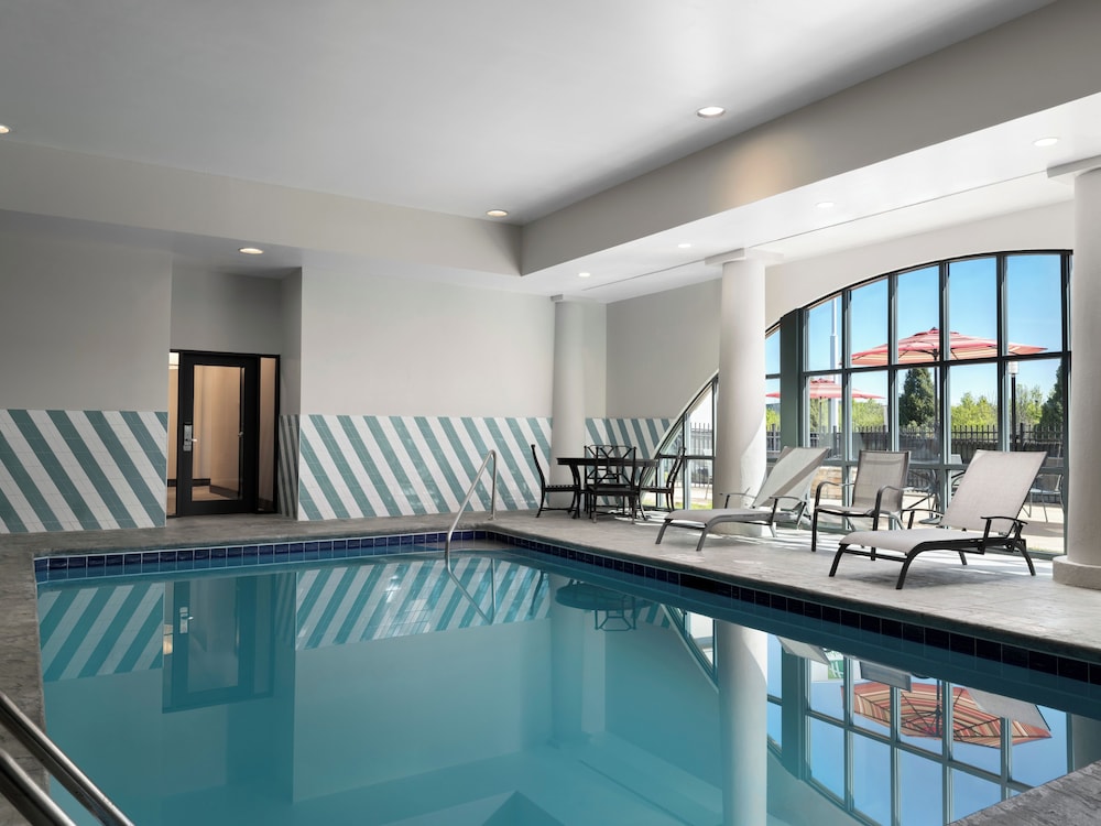 Holiday Inn Cincinnati Liberty Way - photo 12