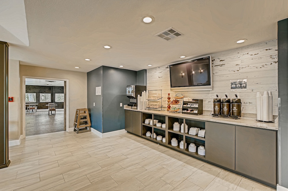 Orangewood Inn & Suites Midtown - photo 43