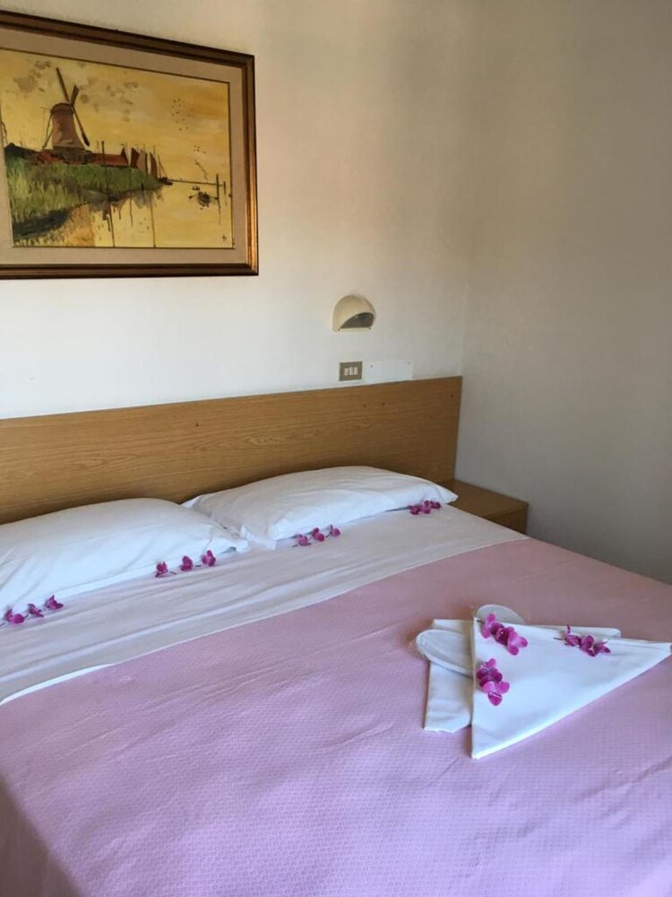 Hotel Peonia - last minute hotel in Rimini