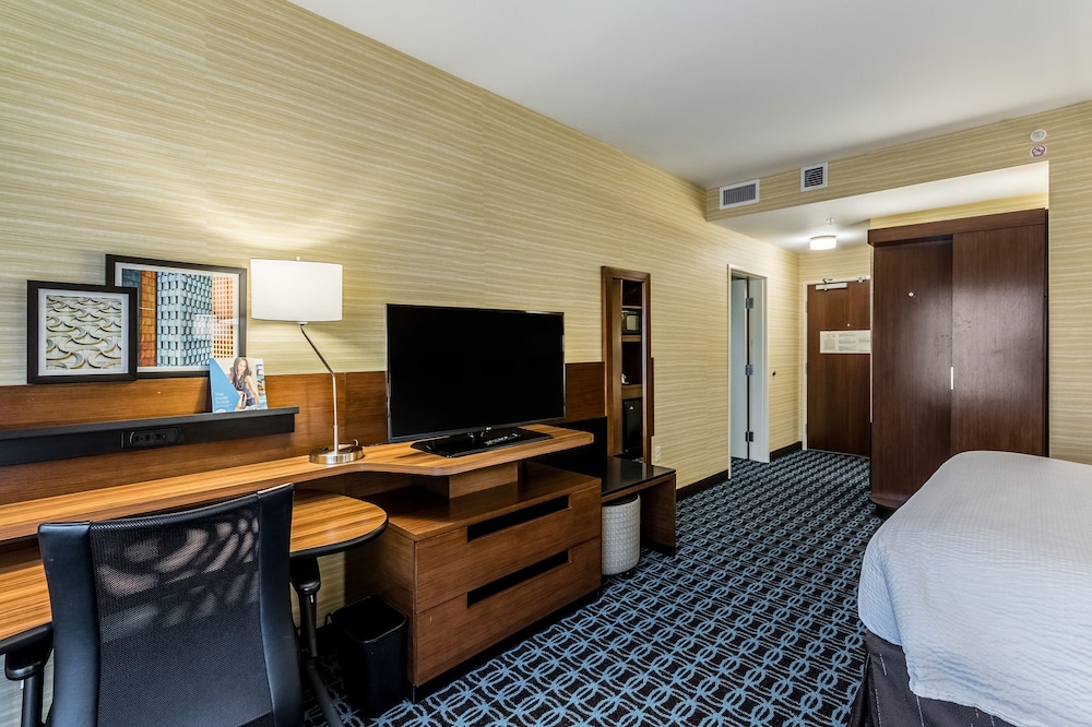 Fairfield Inn & Suites by Marriott Butte - photo 4