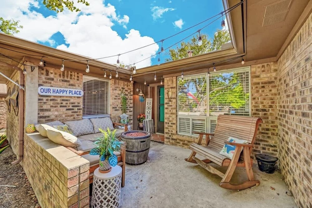 Kerrville Hidden Gem With Firepit And Grill Great Location 19342721 — Kerrville