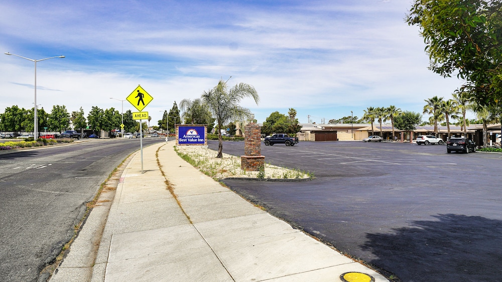Americas Best Value Inn Antioch - photo 32