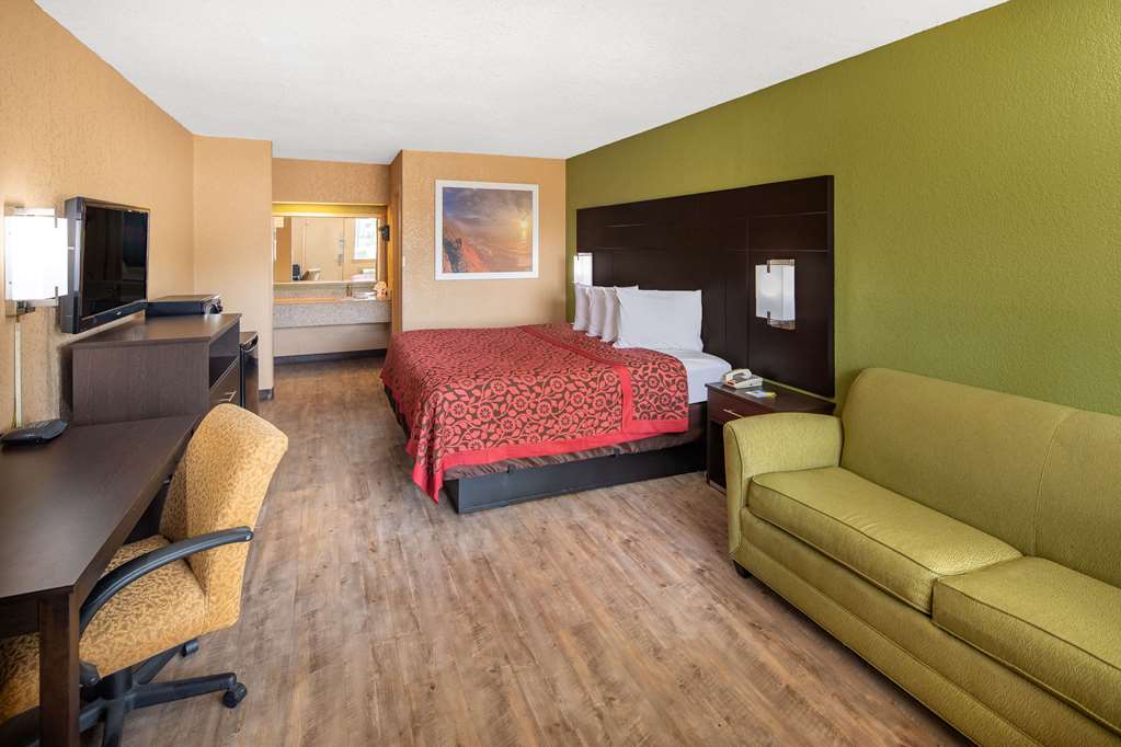 Days Inn by Wyndham Tupelo - photo 12