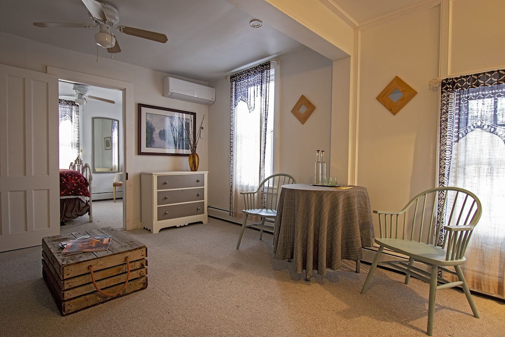 The Woodbine Inn - photo 26