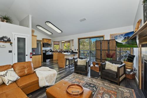 Lake Arrowhead Grass Valley Cabin — 4-Star Luxury Hotel in Lake Arrowhead, United States