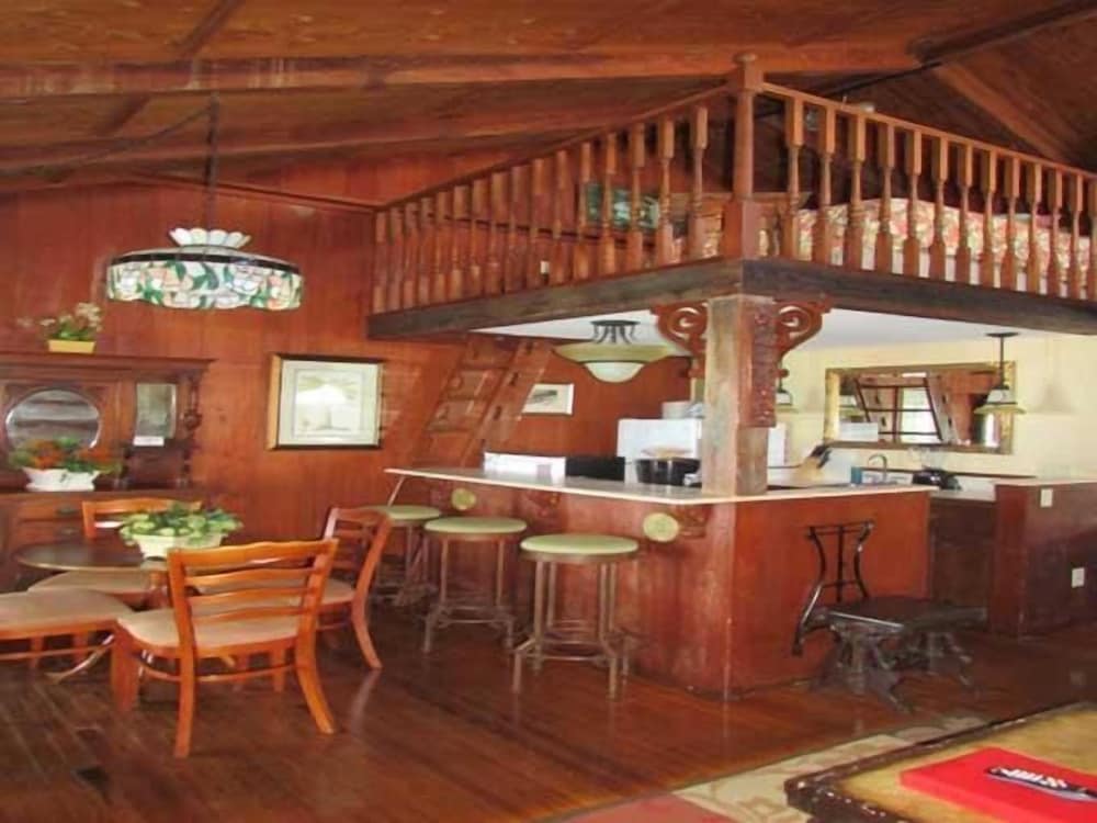 The Driftwood Resort - photo 12