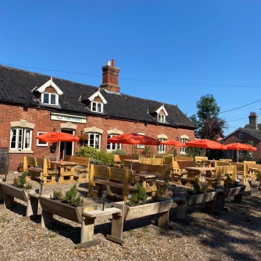 Half Moon Inn - carbon neutral hotel in Diss
