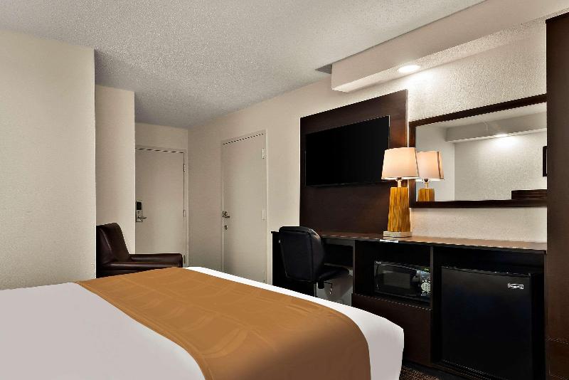 Quality Inn Memphis Northeast Near I 40 - photo 16