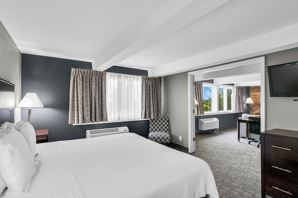 Eastlake Suites Hotel & Conference Center By OYO Urbana - photo 18
