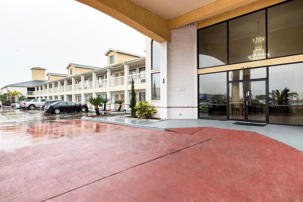 Red Roof Inn Stafford TX - photo 3