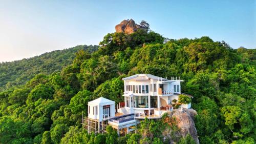 Villa on the Rocks — 4-Star Luxury Hotel in Koh Tao, Thailand