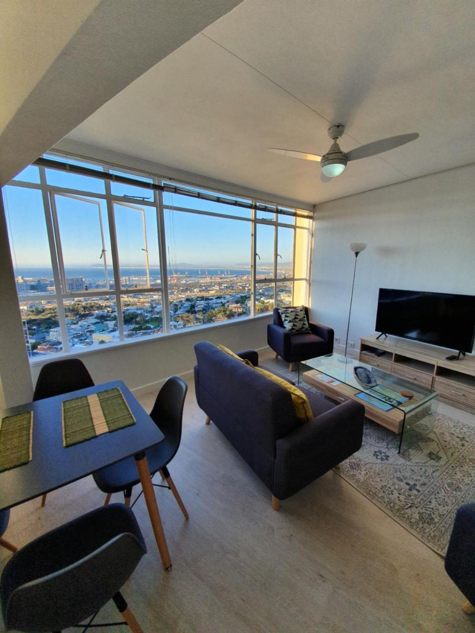 Disa Park 14th Floor Apartment with City Views