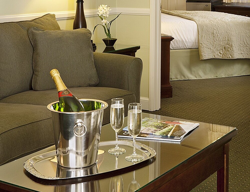 Lavender Inn by the Sea - photo 14