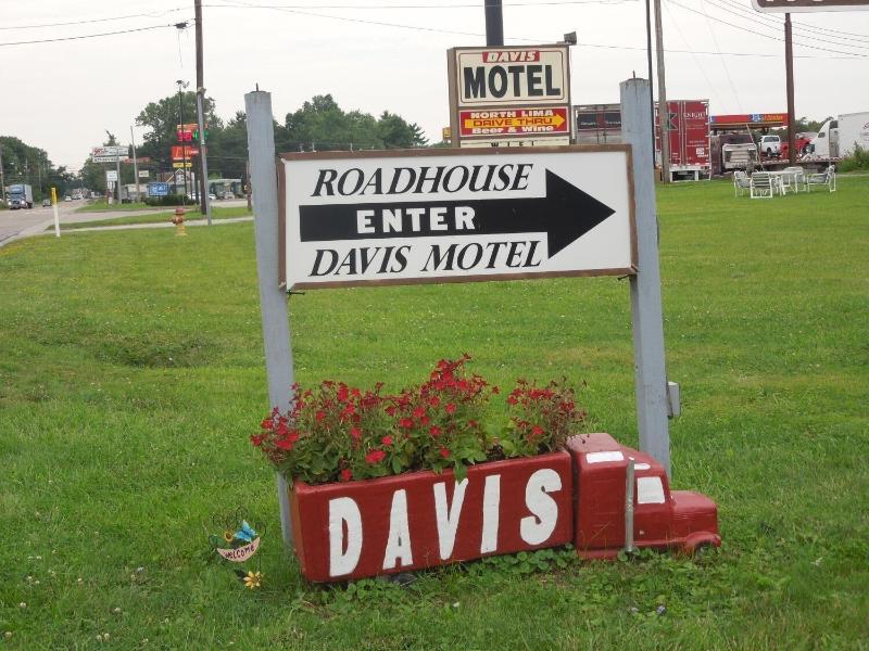 Davis Motel - photo 2