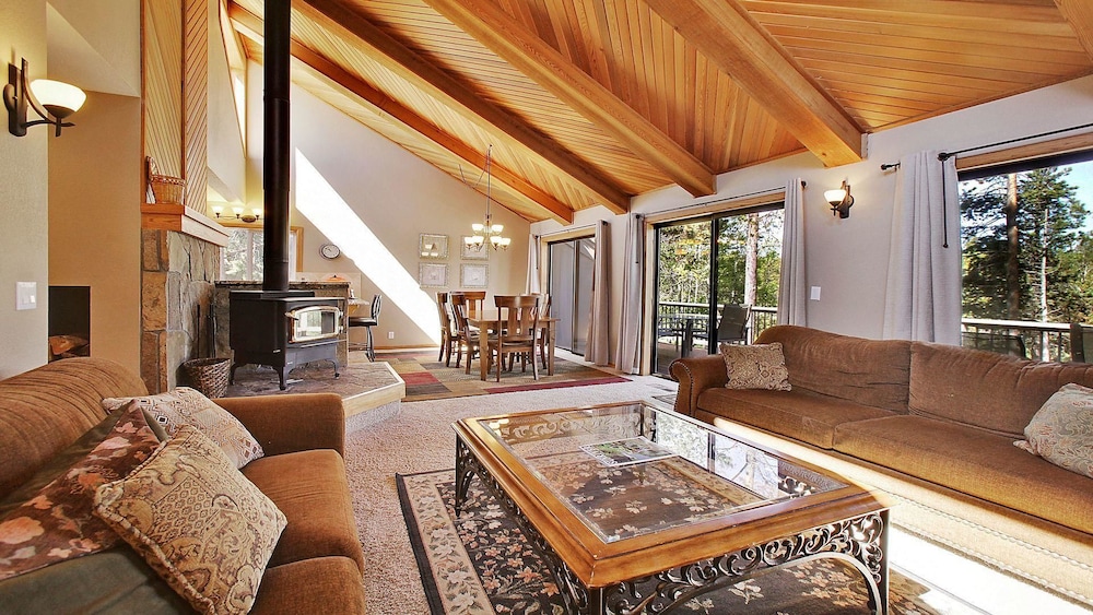 Loon 13 — 4-Star Luxury Hotel in Bend, United States