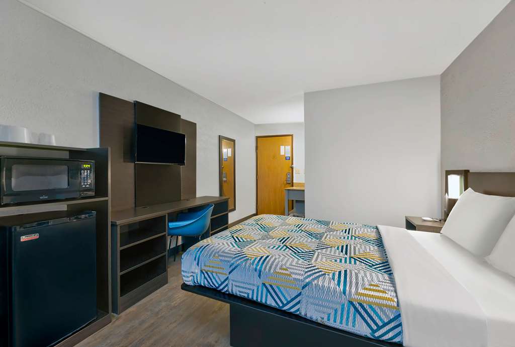 Motel 6 Cedar Rapids IA Airport - photo 8