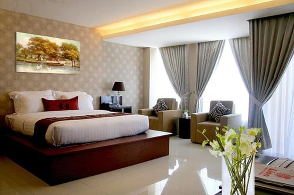 Lion Hotel & Plaza — Manado — photo 4
