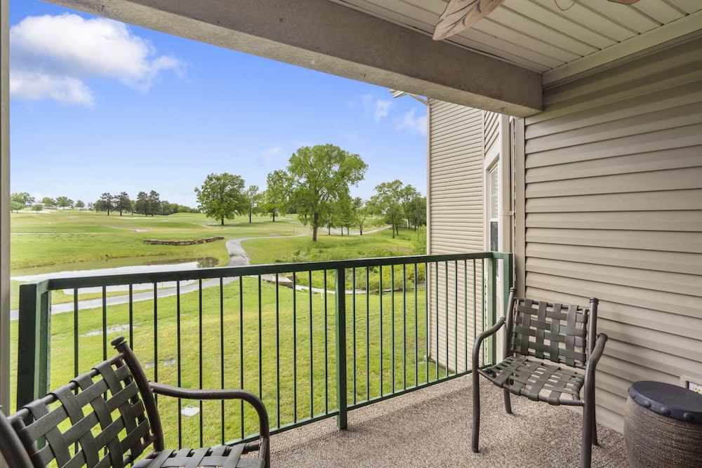 Veltings Golf View Getaway Holiday Hills Branson Golf Resort Outdoor Pools - photo 12